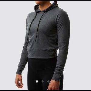 Born primitive long sleeve pull over